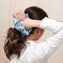 Carica l'immagine nel visualizzatore di Gallery, Scrunchie - elastico personalizzato
