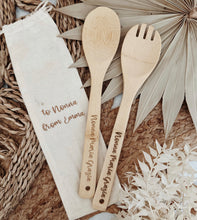 Carica l&#39;immagine nel visualizzatore di Gallery, Set utensili personalizzati in legno inciso