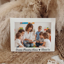 Carica l&#39;immagine nel visualizzatore di Gallery, Cornice portafoto in legno inciso personalizzata