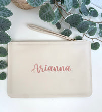 Carica l&#39;immagine nel visualizzatore di Gallery, Pochette saffiano- personalizzata